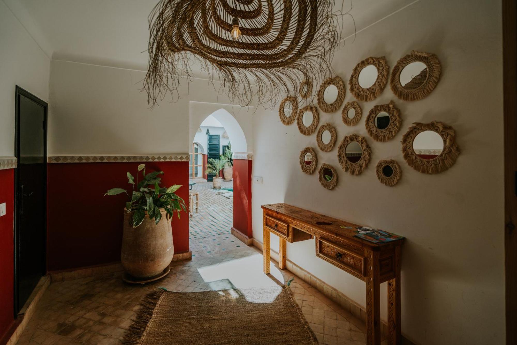 Nanou - Private With Pool & Rooftop Villa